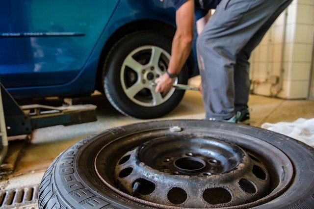 Onderhoud aan auto laten uitvoeren